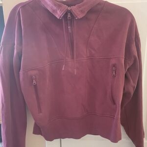 Old Navy Active Dynamic Fleece in Deep Red